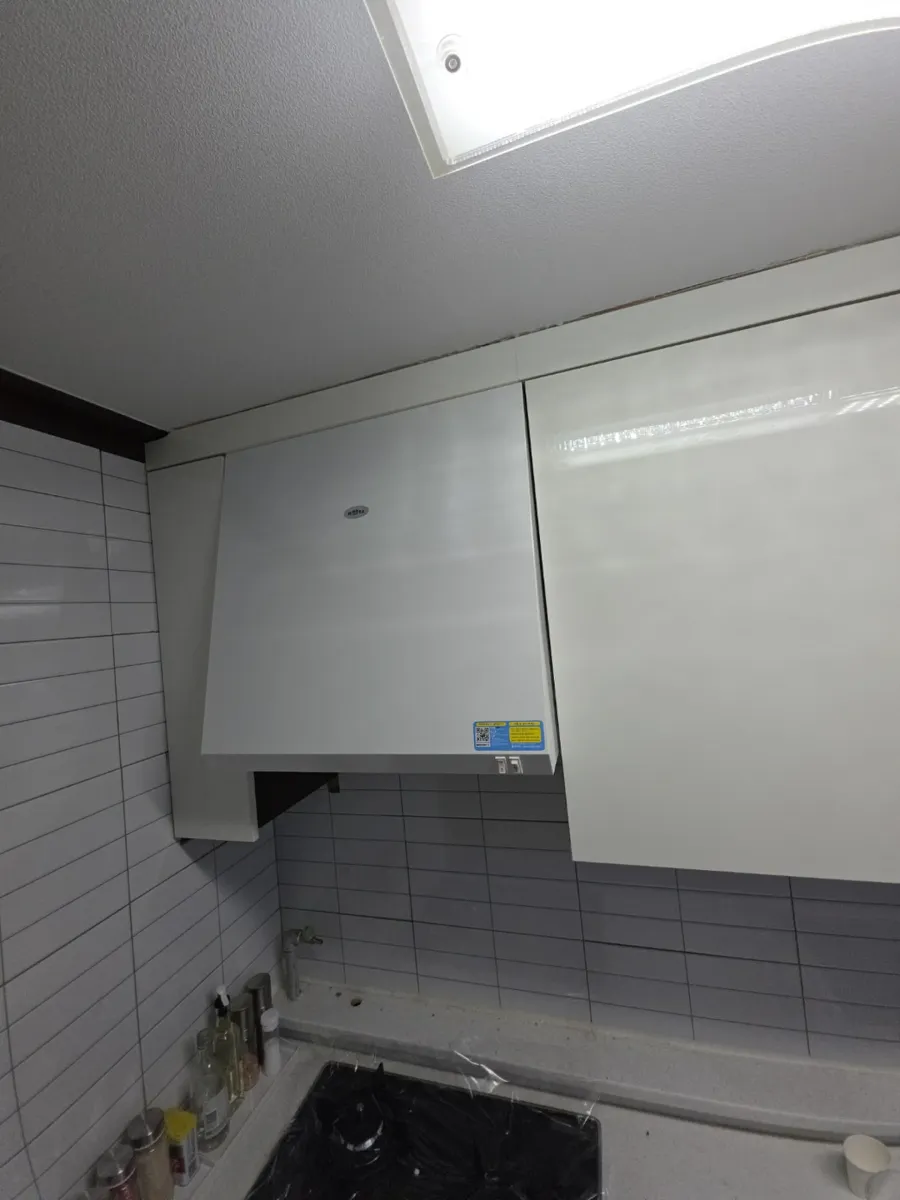 새로 교체된 주방 후드