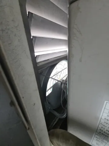설치 전 비좁은 실외기실 모습